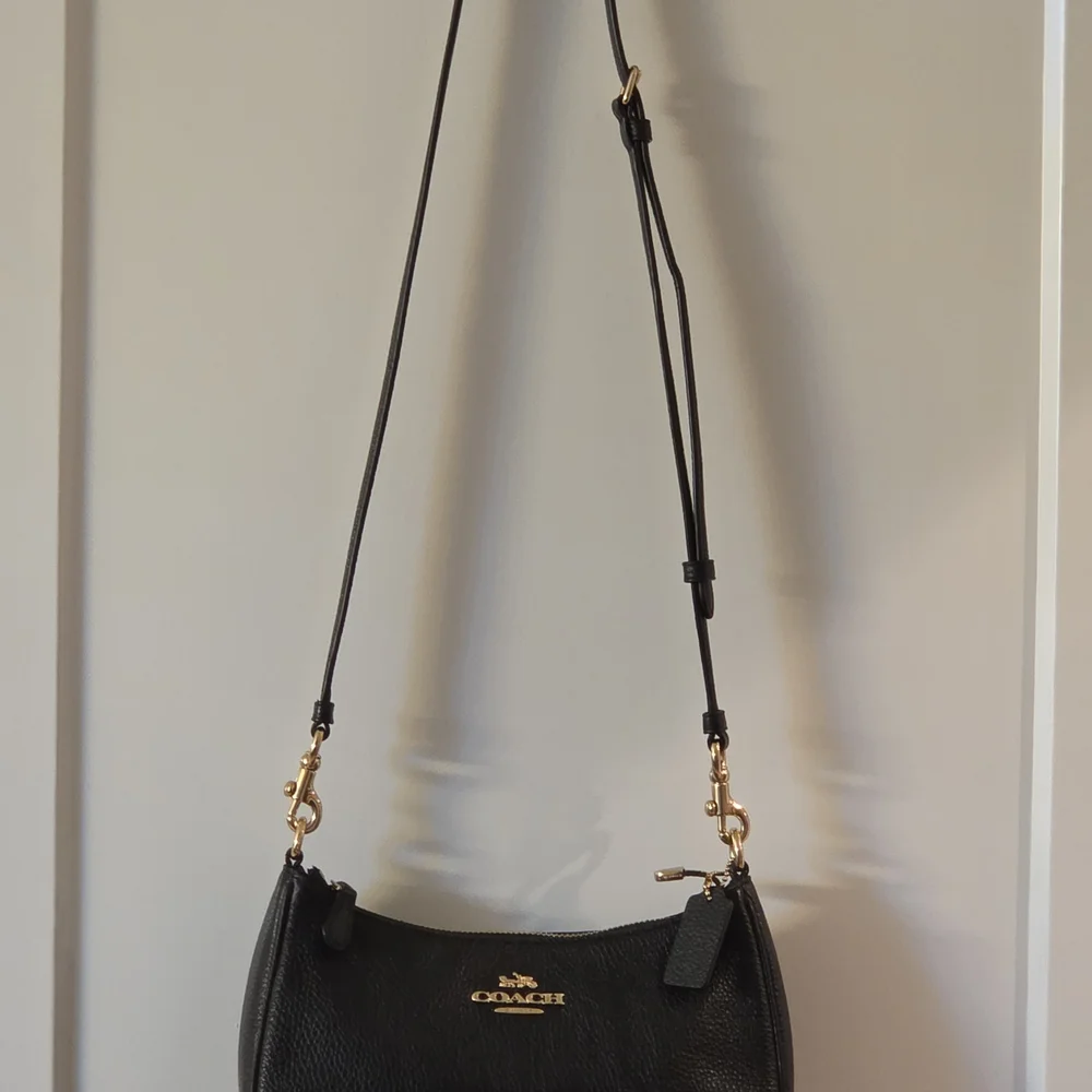 Coach Teri Black Leather Shoulder Bag - Picture 6 of 13